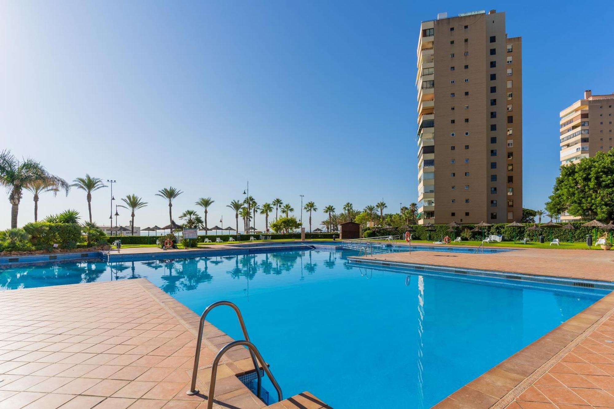Apartamento Frente Al Mar Torres De Playamar En Torremolinos Esterno foto