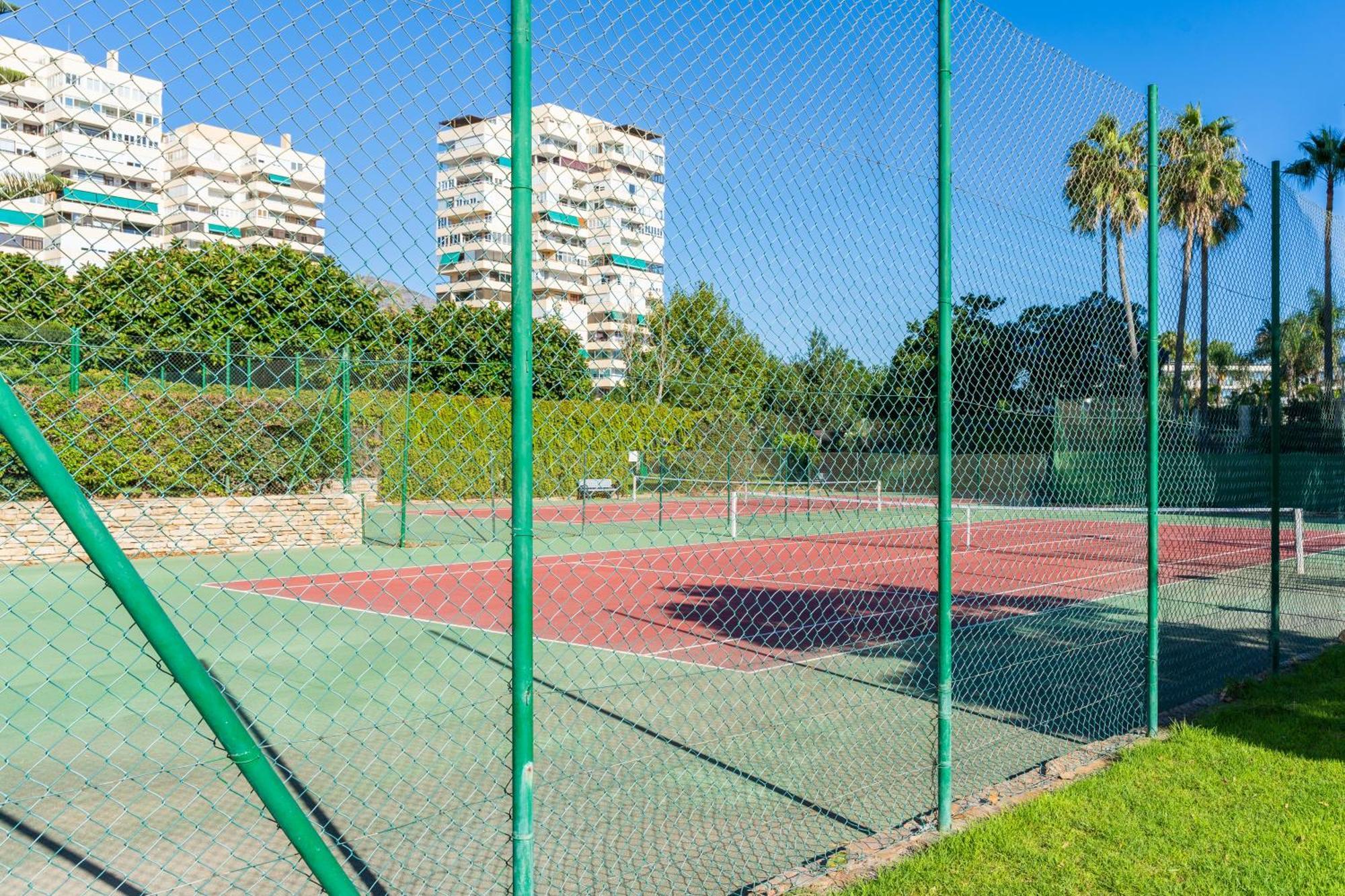 Apartamento Frente Al Mar Torres De Playamar En Torremolinos Esterno foto